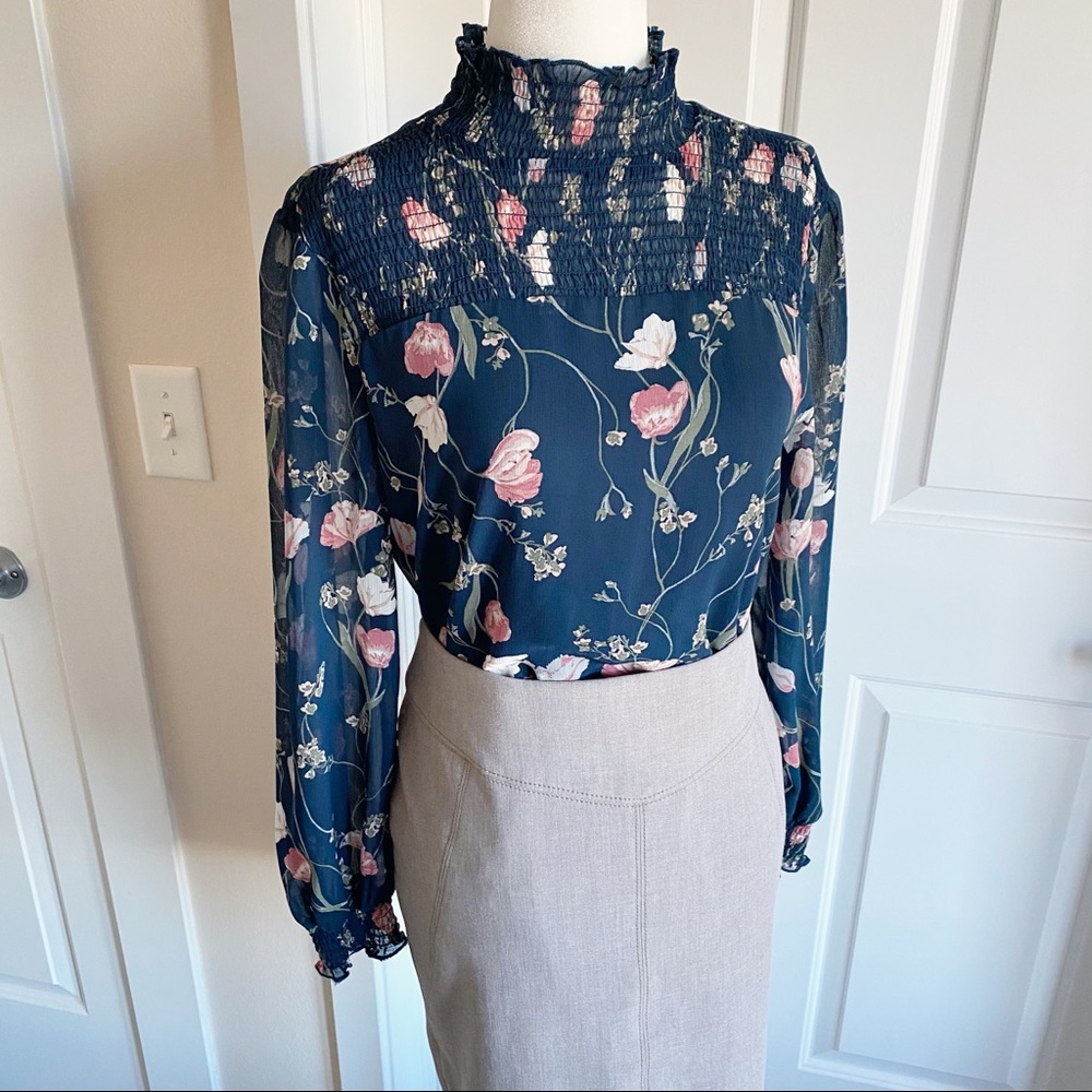 NWT Francesca’s Sage Smock Floral High Neck Blouse, S